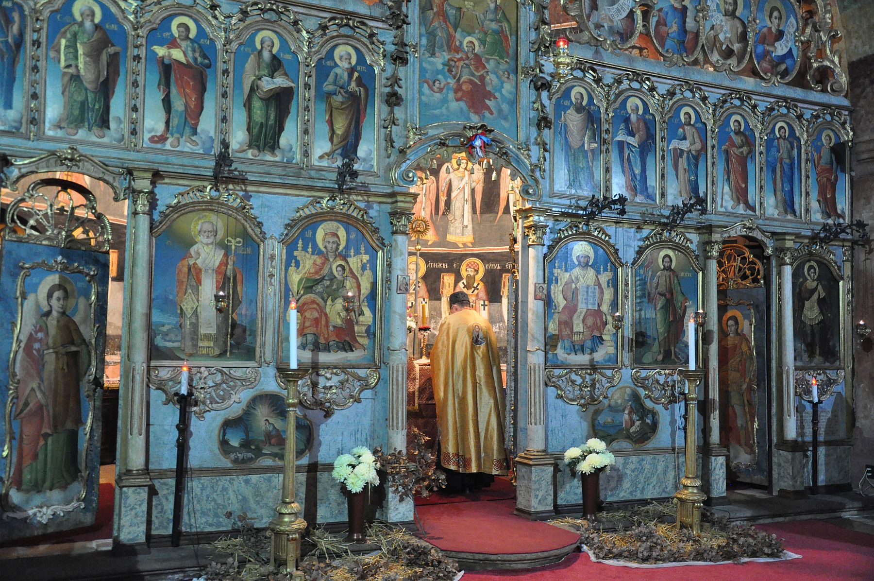 Ünnepi karácsonyi szentmisét és liturgiát tartanak a szerb ortodox templomban
